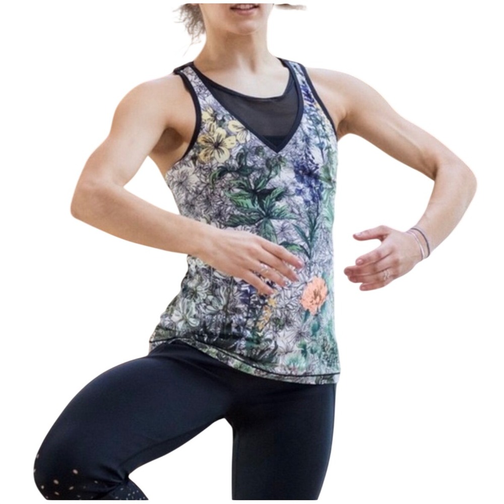 CALIA by Carrie Underwood Tank Top Medium Multicolor Floral Limited Edition